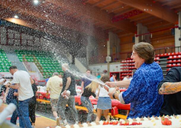 Basket Legnano - La festa di fine stagione al PalaBorsani nelle foto di Daniele Zaffaroni