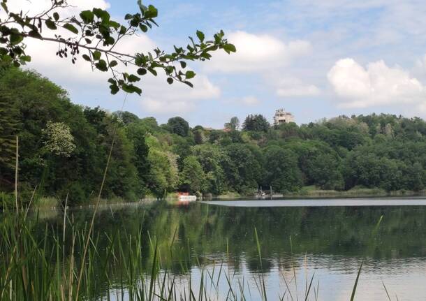 cantiere passerella lago di comabbio