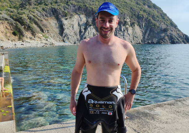 Capraia - Elba a nuoto, l\'impresa di Giorgio Riva