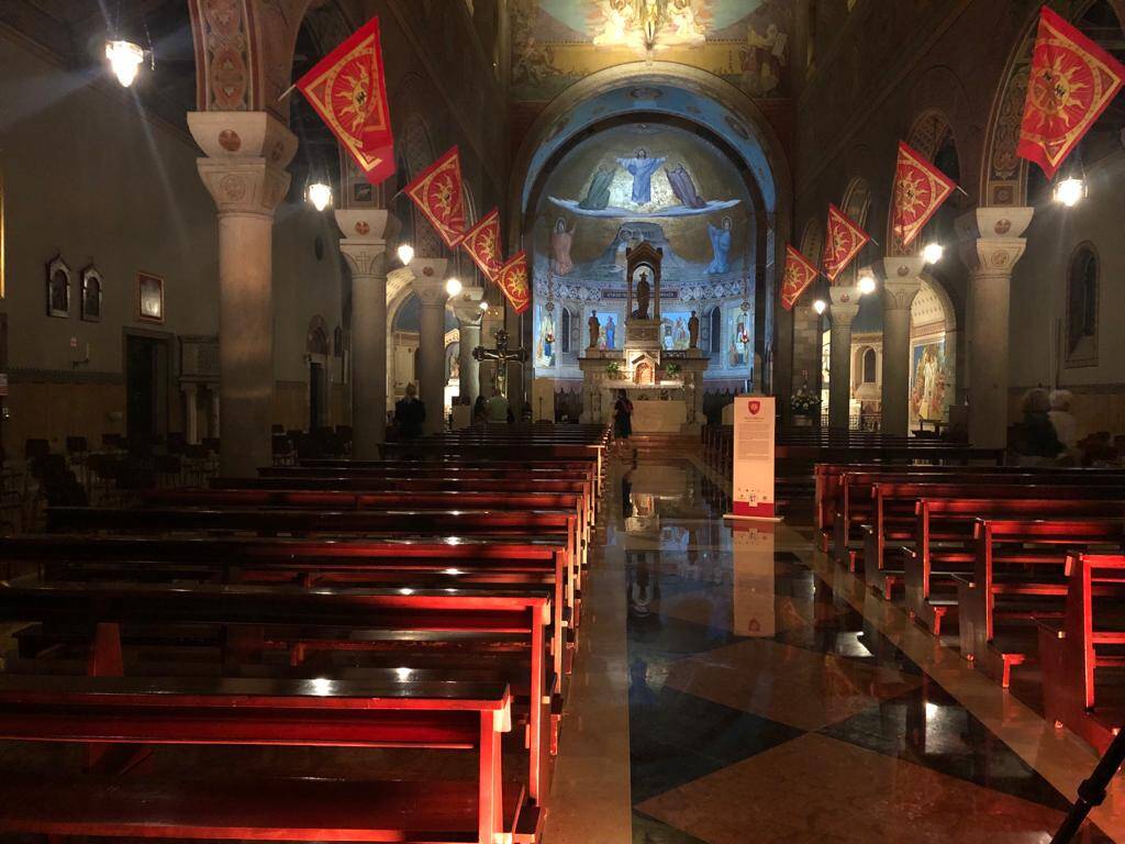 Chiese di contrada aperte nella notte