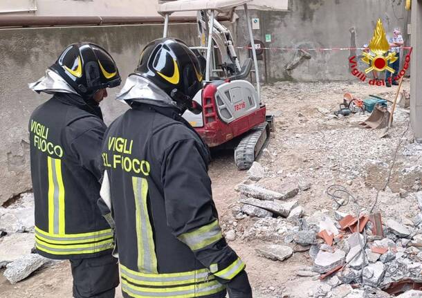 folgorato somma lombardo vigili del fuoco