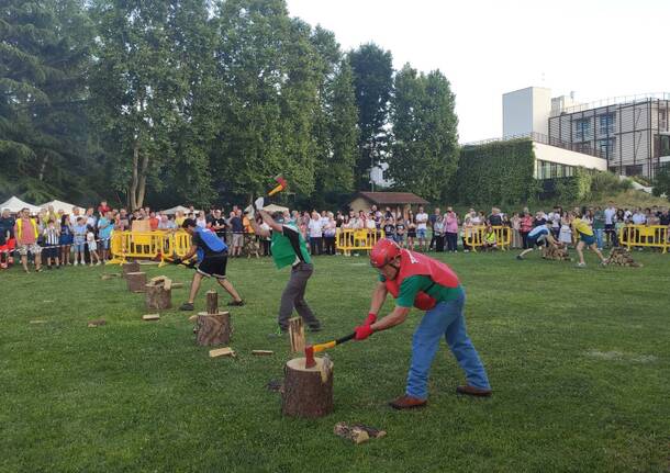 Il Lago di Comabbio in festa per la prima serata di Palio