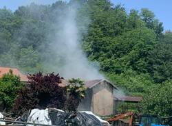 incendio cascina angera