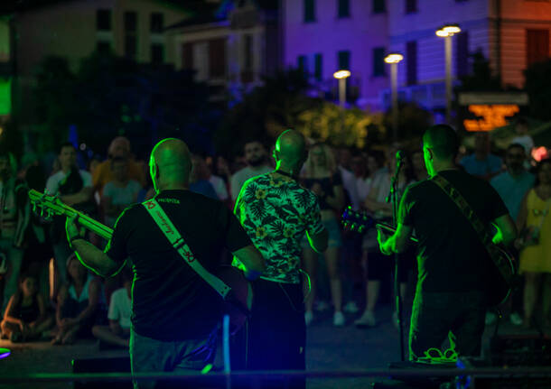 L’Arcobaleno di Nichi, tanti colori e solidarietà a Porto Ceresio