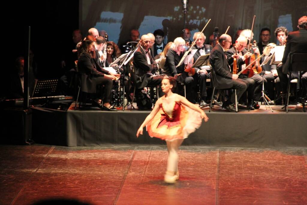 L’Orchestra e Coro Amadeus con il Corpo di Ballo Attitude e la collaborazione di Sicilia a Saronno