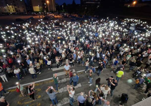 Oltre 2000 persone alla manifestazione per l’ospedale di Gallarate