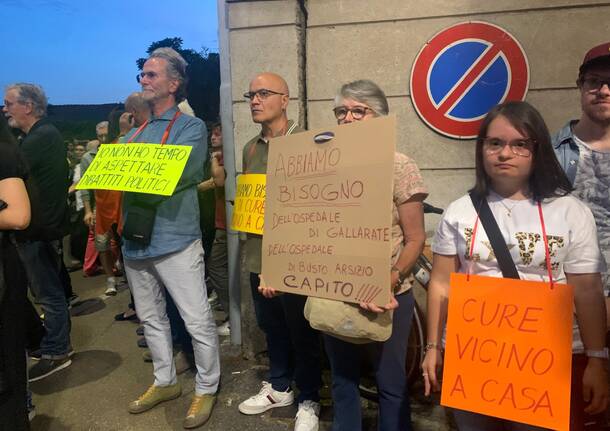 Oltre 2000 persone alla manifestazione per l’ospedale di Gallarate