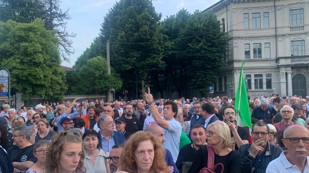 Oltre 2000 persone alla manifestazione per l’ospedale di Gallarate