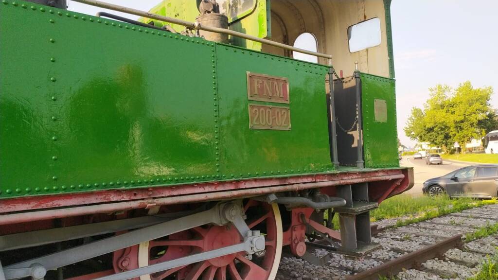 Rimessa a nuovo la storico locomotiva della “Rotatoria delle Ferrovie”