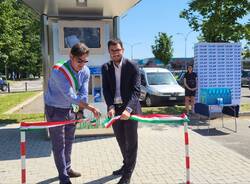 Taglio del nastro per la nuova casa dell'acqua di via Gramsci a Rescaldina