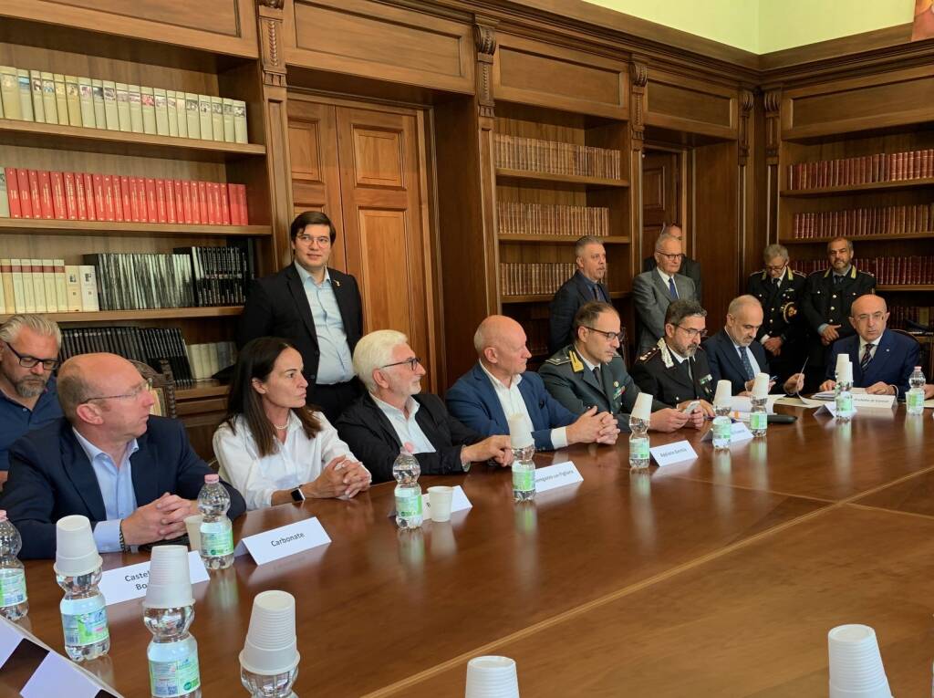 Tradate - Summit in Comune contro lo spaccio nei boschi