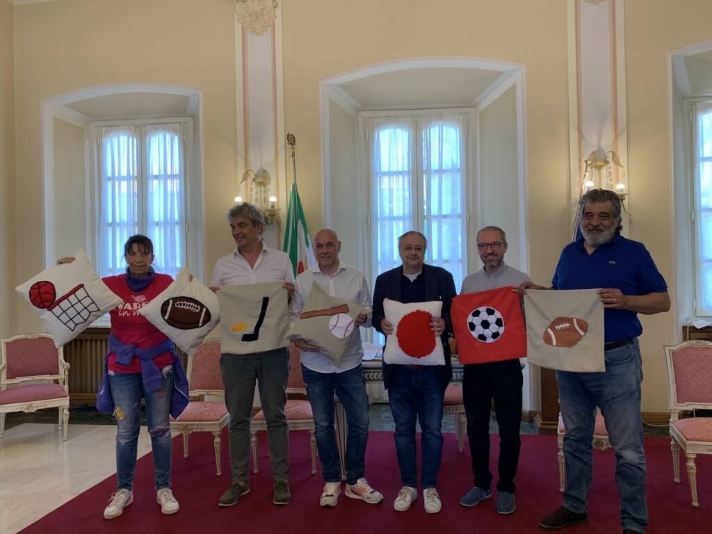 Un cuscino per volare alto con varese in maglia