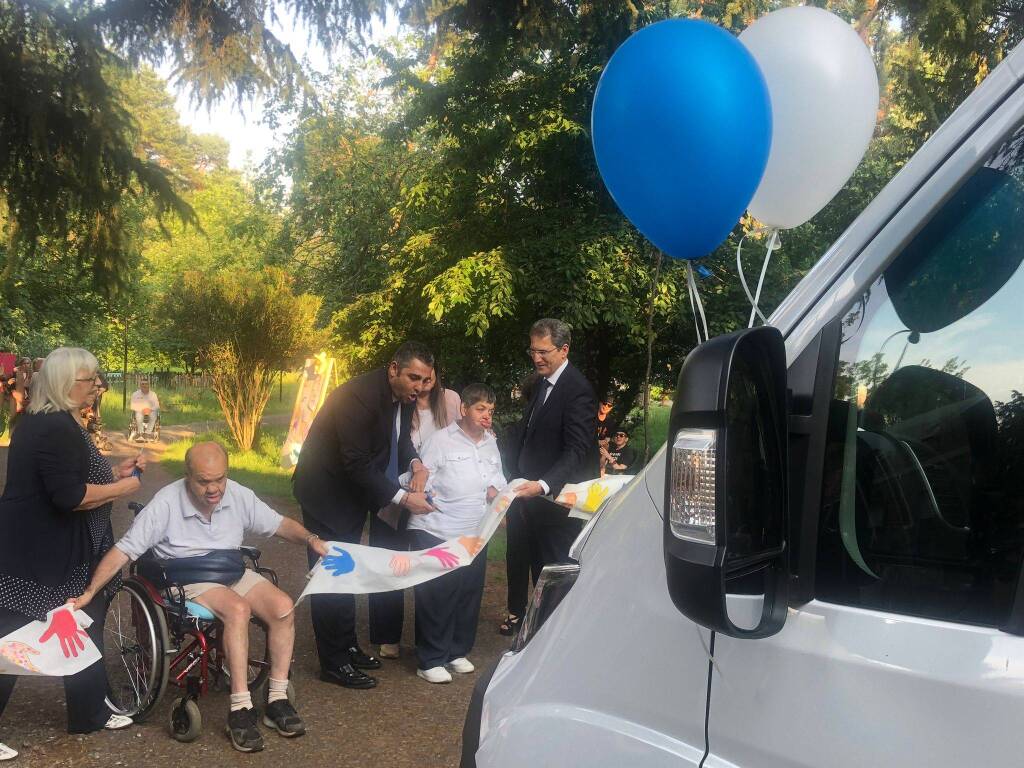 Un pulmino alla Sequoia di Legnano