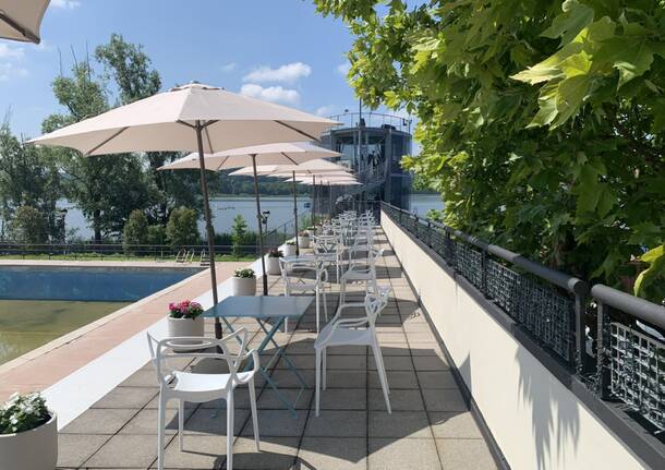 Uno spritz vista gare: il bar del Lido Schiranna aperto per i mondiali di canottaggio
