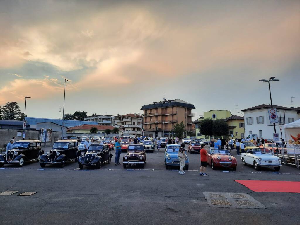 Veicoli Storici Villoresi alla Notte Iridata di Parabiago
