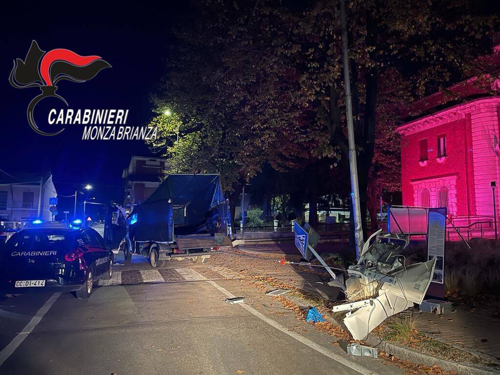 12 colpi tra Brianza, Milano, Lecco e Varese: in manette la banda dei bancomat