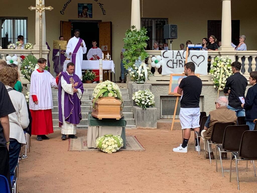 Arcisate - A Brenno i funerali di Christian Pallaro