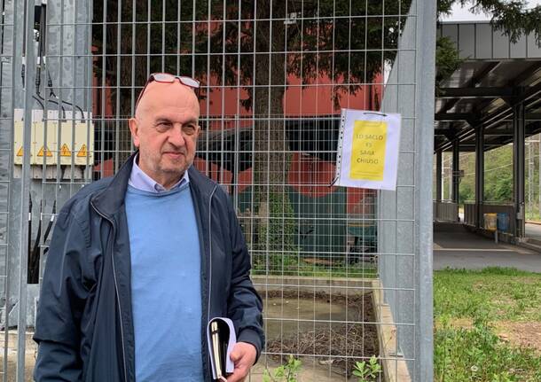 Bisuschio -  Protesta contro la chiusura del parcheggio della stazione