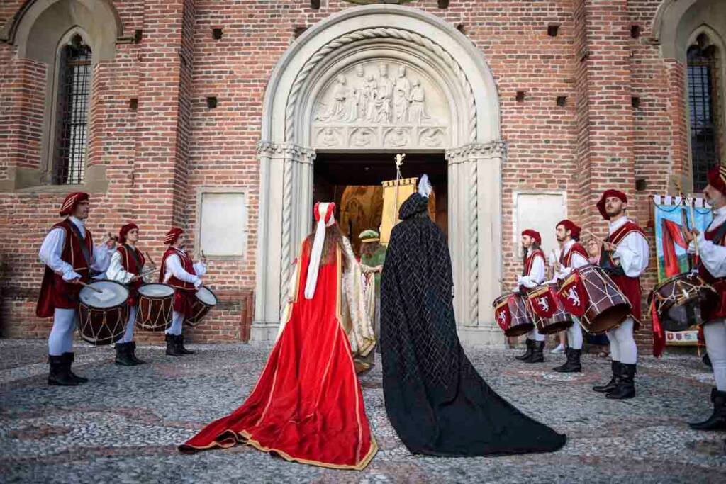 Castiglione Olona: Apertura della XLVI edizione del Palio dei Castelli - Corteggio Storico e benedizione in Collegiata