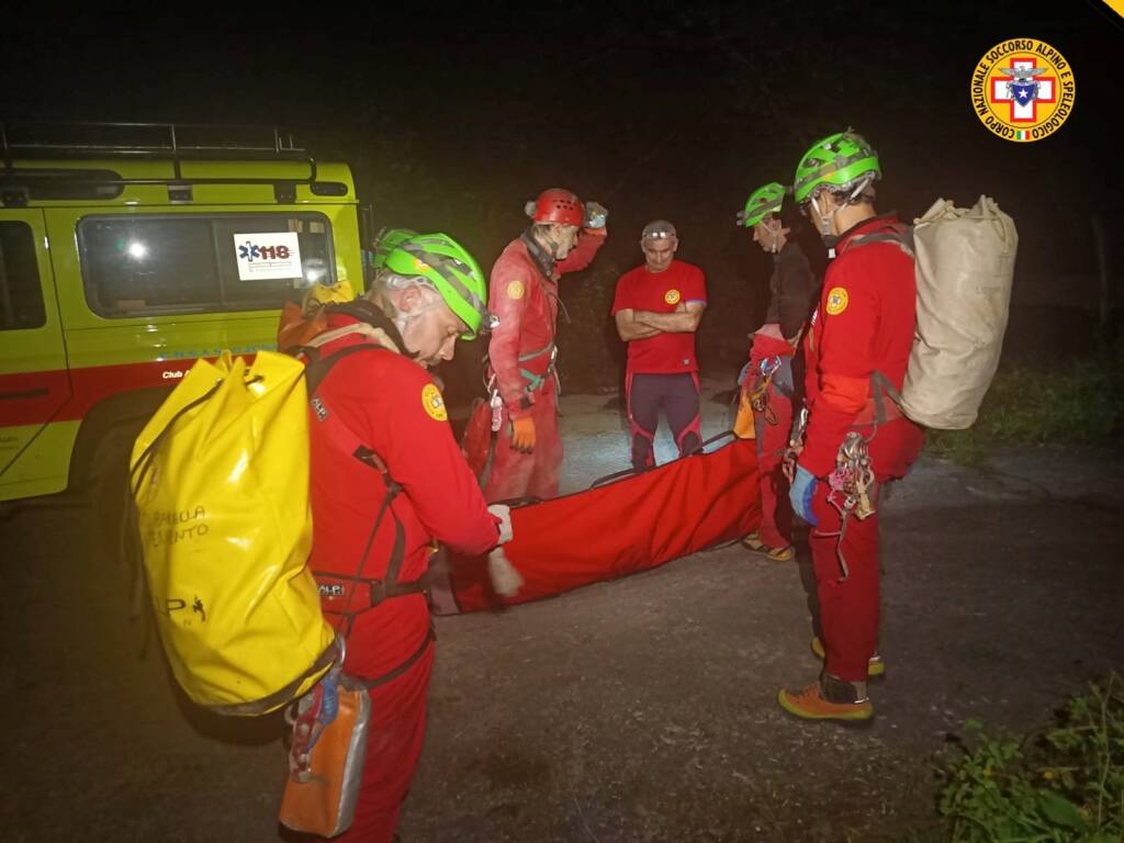 Il soccorso della speleologa in provincia di Bergamo
