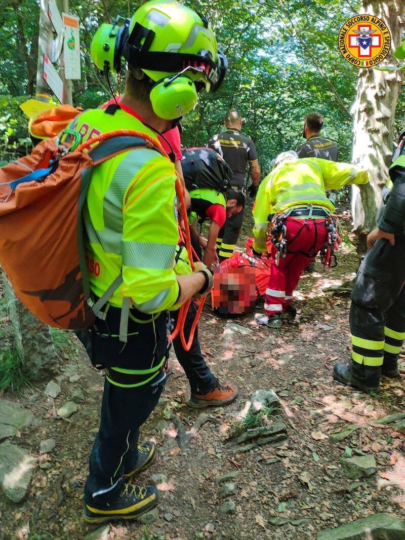 Il salvataggio del biker nei boschi sopra Orino