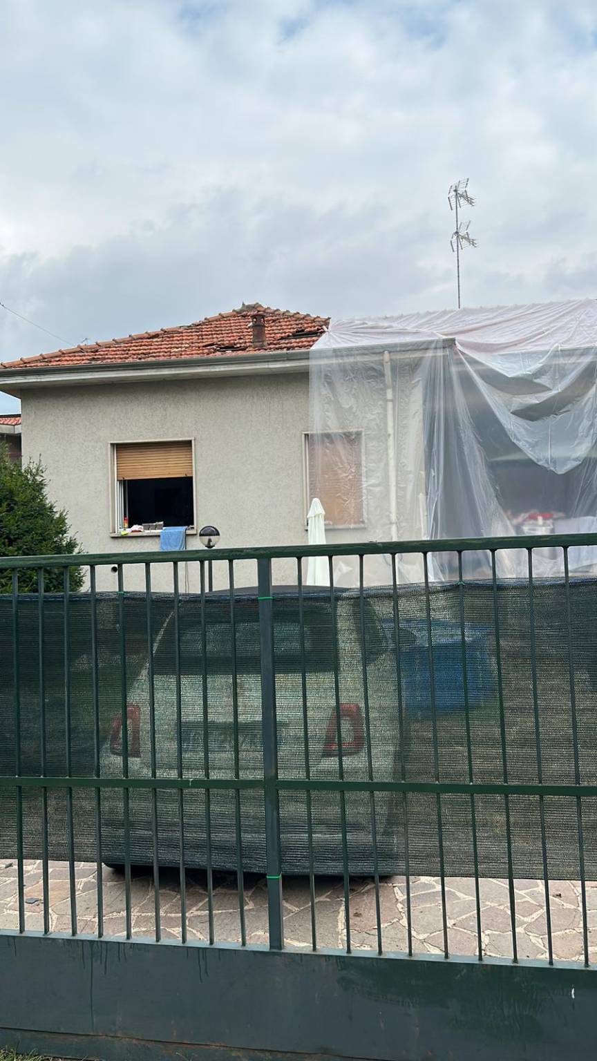Casa distrutta dalla grandine a Gerenzano