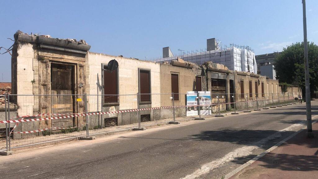 Demolita l'ex area Riva a Legnano