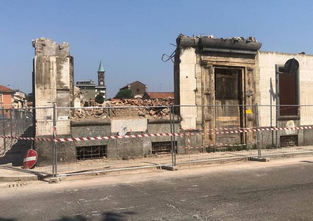 Demolita l'ex area Riva a Legnano