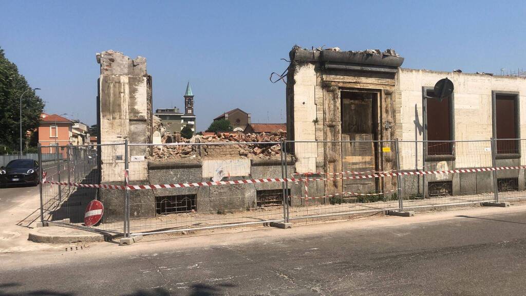Demolita l'ex area Riva a Legnano