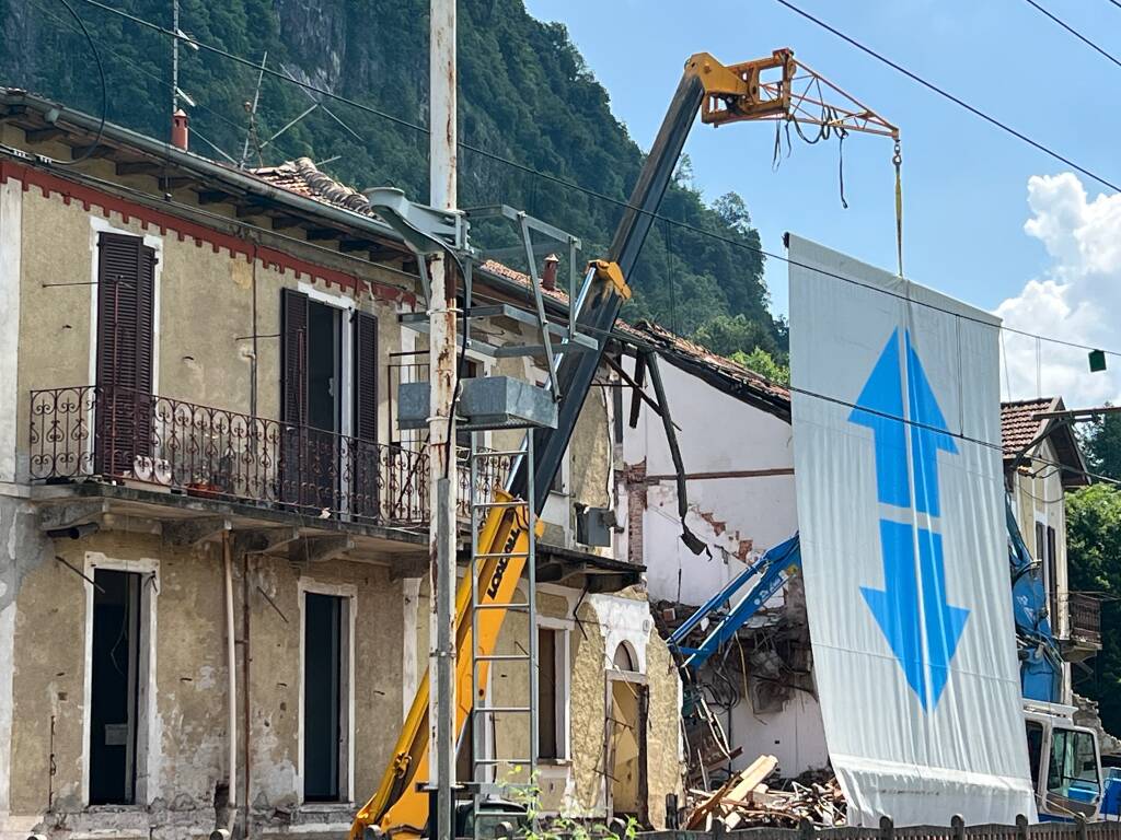 Demolizione stabile di Via Ceretti a Laveno