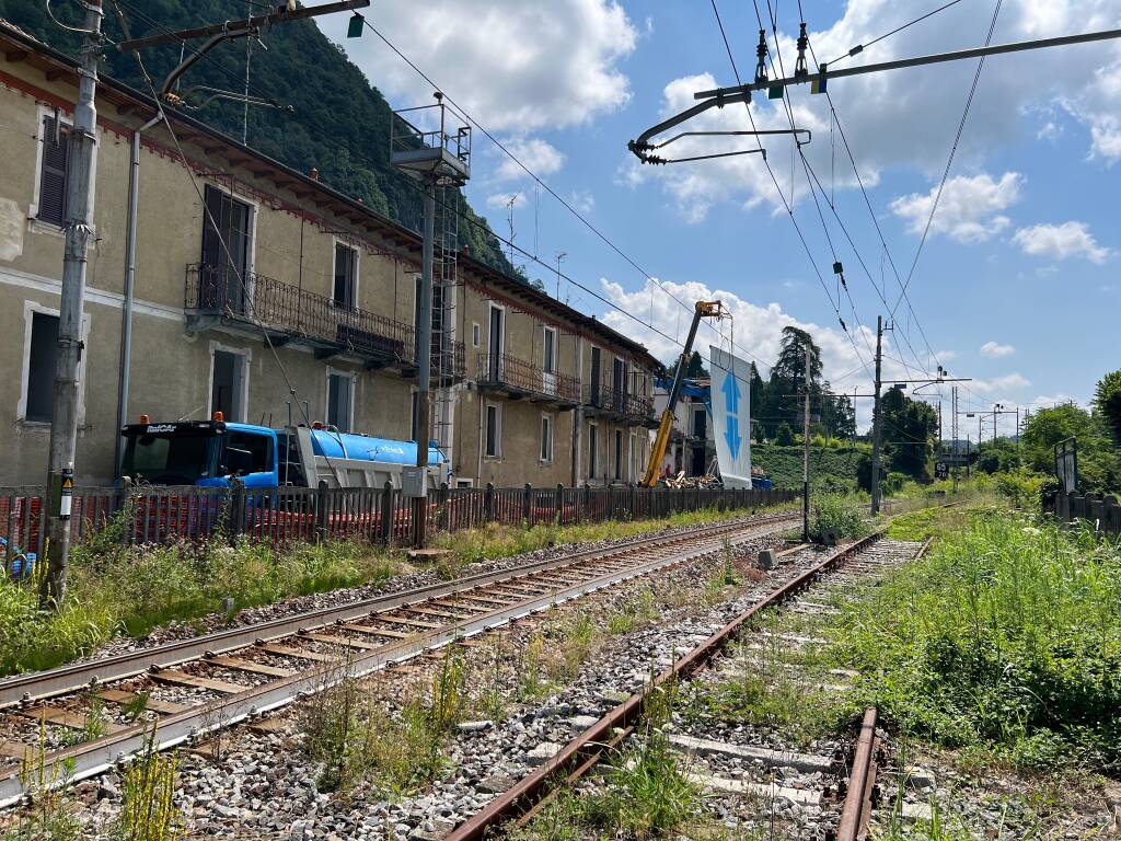 Demolizione stabile di Via Ceretti a Laveno