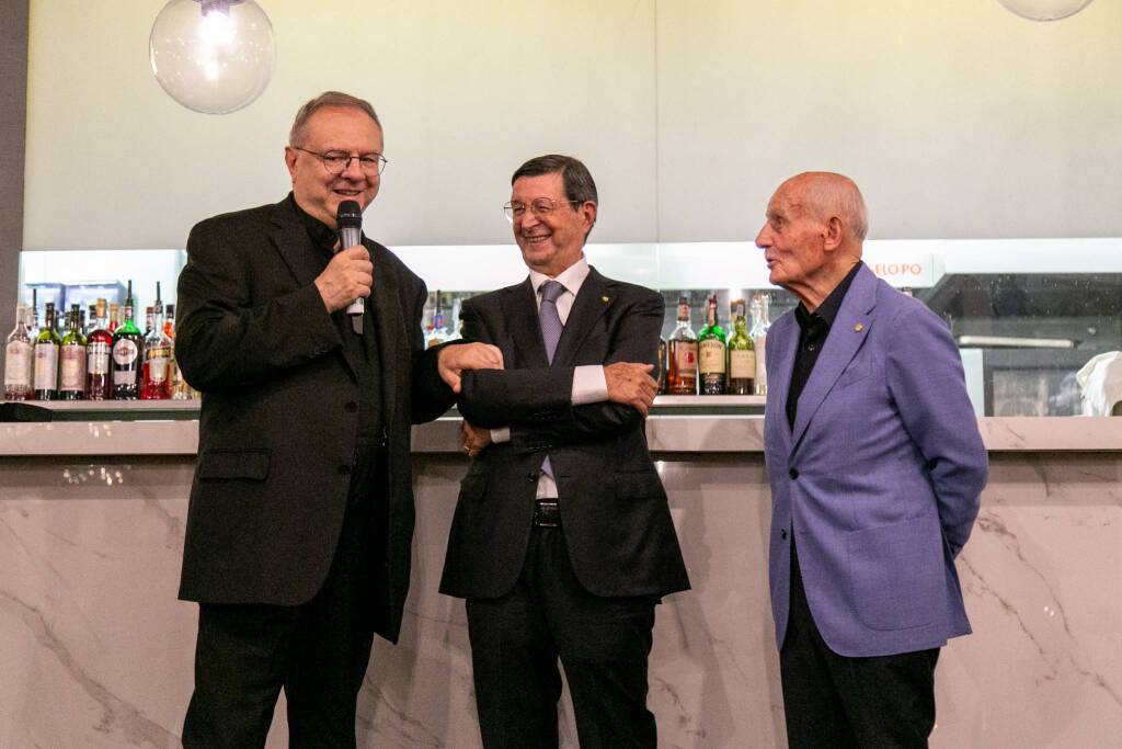 Festeggiati in Famiglia Legnanese i soci storici con più 40 anni di presenza in associazione