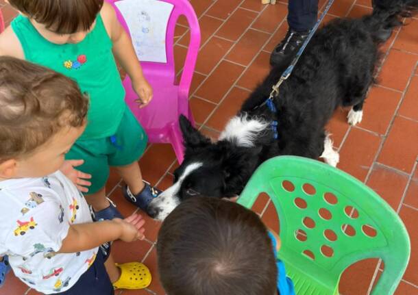 I bimbi del Nido Pimpa di Nerviano a lezione dai soccorritori cinofili