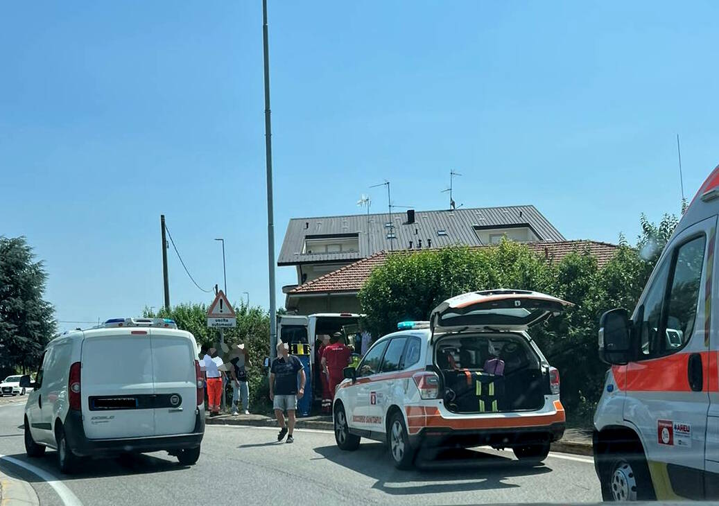 Incendio a Parabiago- coinvolta un'ambulanza