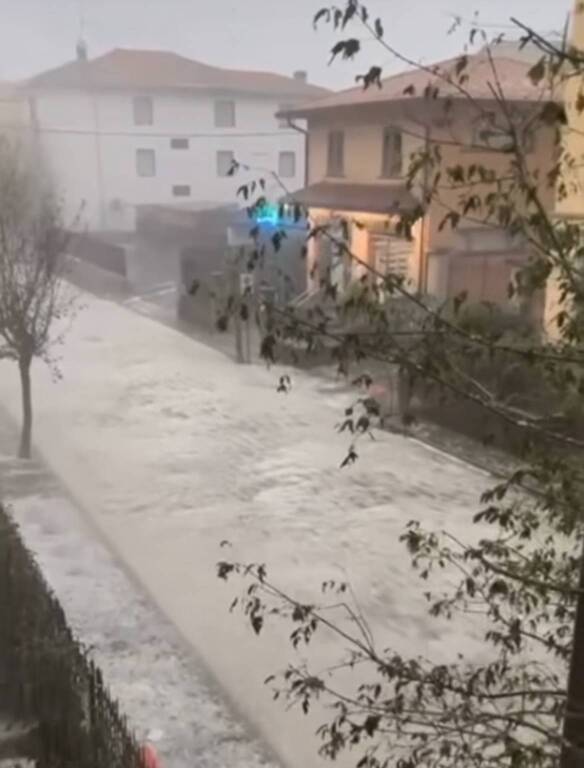 La grandinata su Saronno, le foto di Ezio Cairoli 