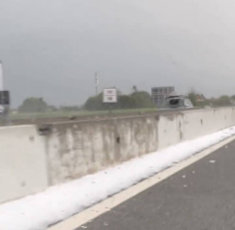 La grandinata su Saronno, le foto di Ezio Cairoli 