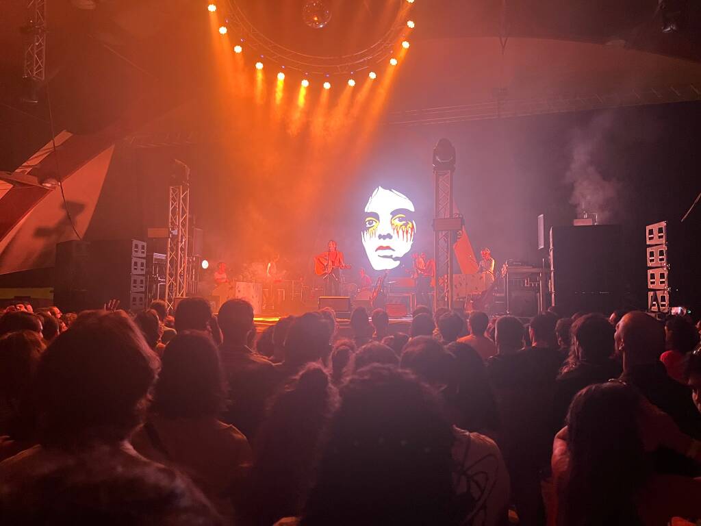 Lucio Corsi in concerto al Woodoo Fest di Cassano Magnago 2023