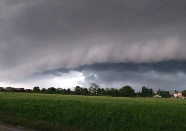 Nuvole temporale Tradate (foto di Mara Ravazzani)