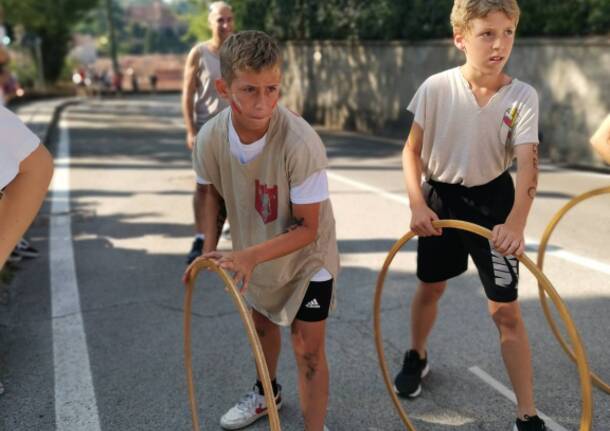 Palio dei Castelli 2023, la Corsa dei Cerchi e i momenti solenni