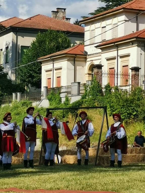 Palio dei Castelli 2023, la Corsa dei Cerchi e i momenti solenni