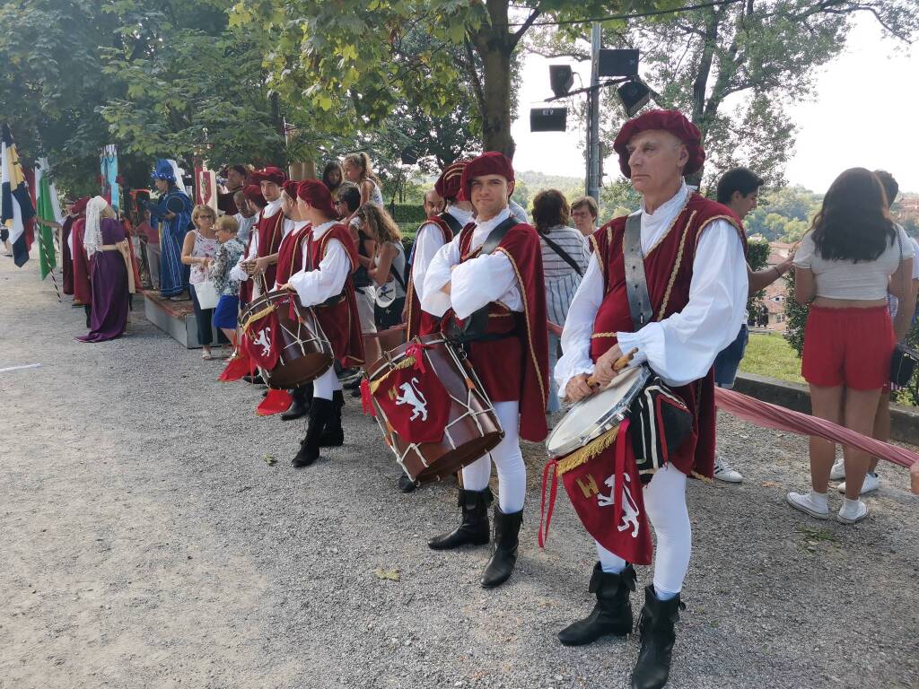 Palio dei Castelli 2023, la Corsa dei Cerchi e i momenti solenni