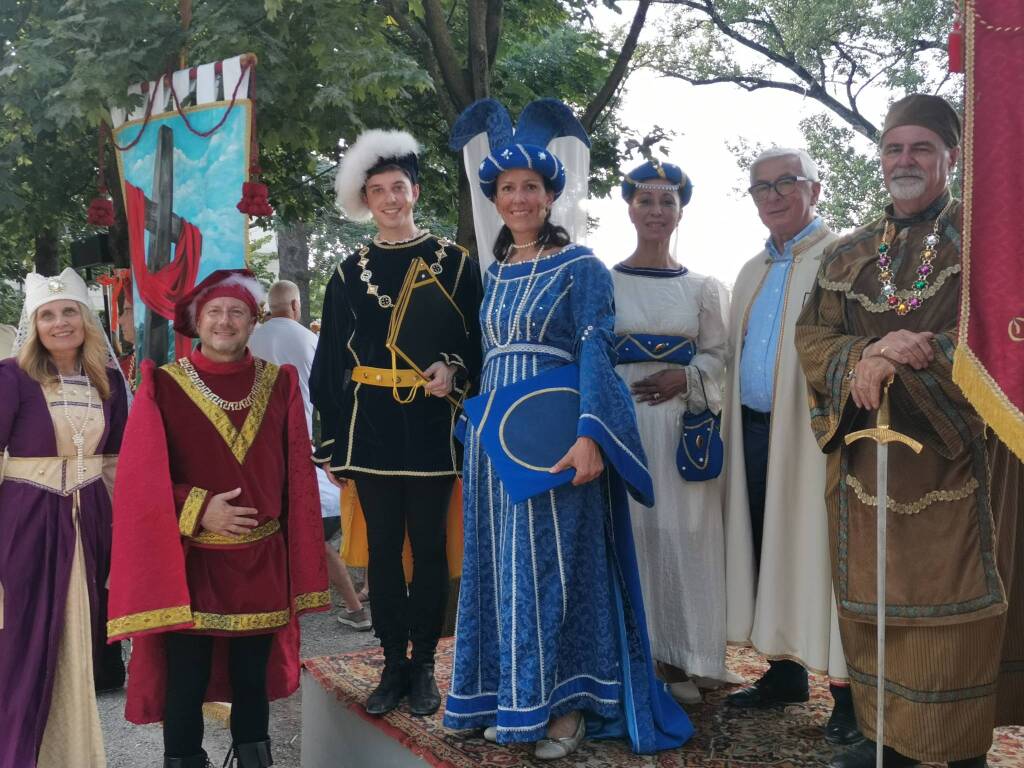 Palio dei Castelli 2023, la Corsa dei Cerchi e i momenti solenni