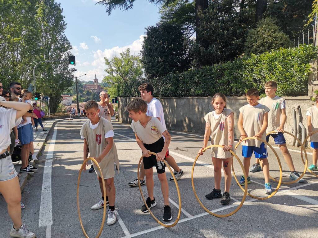 Palio dei Castelli 2023, la Corsa dei Cerchi e i momenti solenni