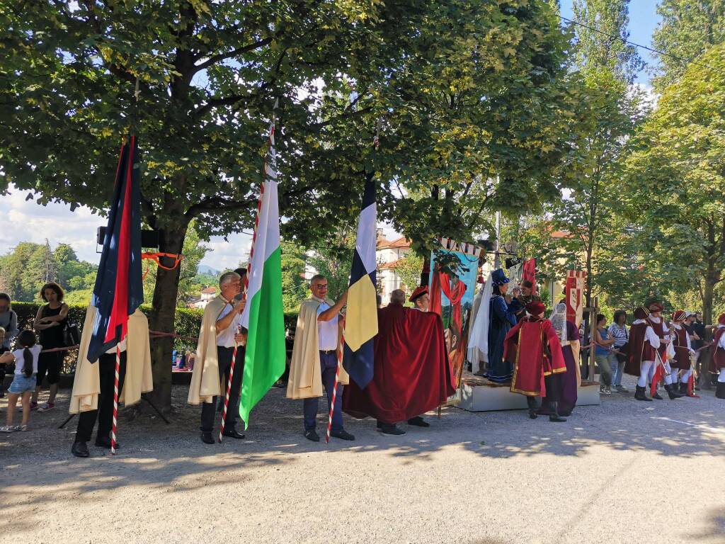 Palio dei Castelli 2023, la Corsa dei Cerchi e i momenti solenni