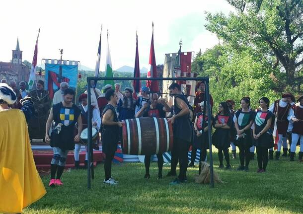 Palio dei Castelli 2023, la Corsa dei Cerchi e i momenti solenni