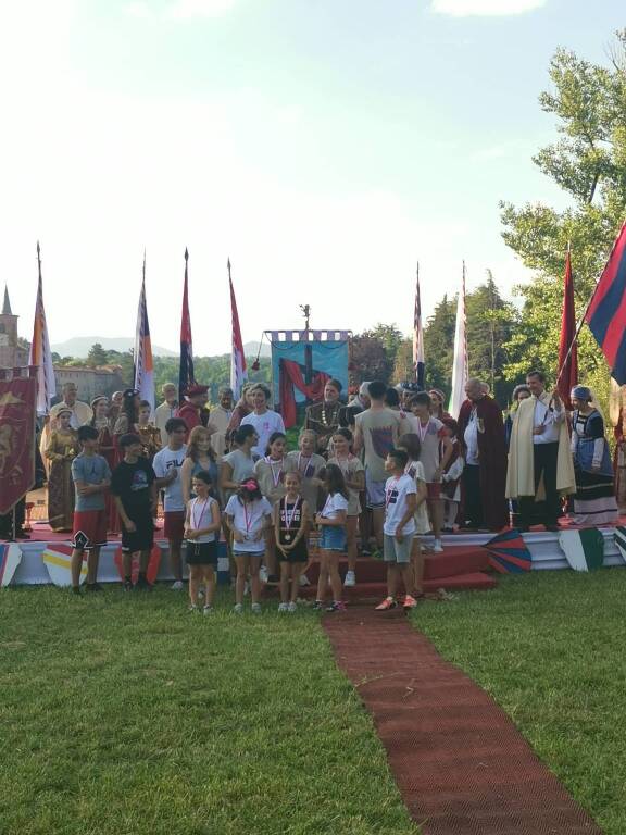 Palio dei Castelli 2023, la Corsa dei Cerchi e i momenti solenni