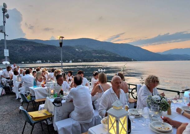 La Cena in bianco a Porto Ceresio