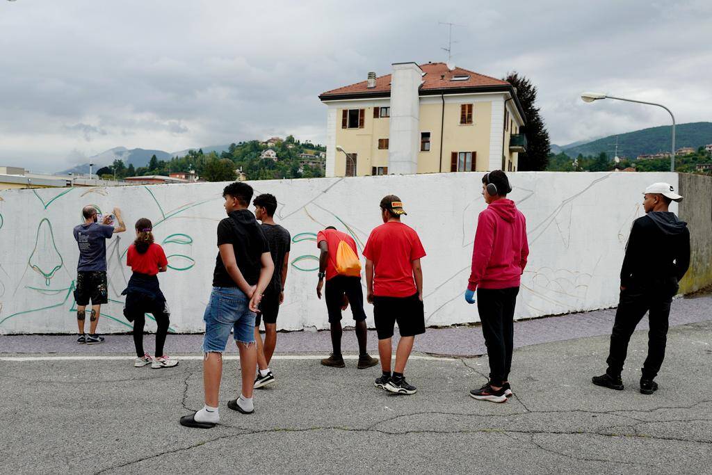 A Luino un nuovo "muro che unisce"