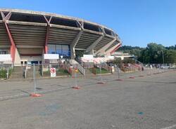 Transenne in piazzale Gramsci, via ai lavori al palasport di Varese