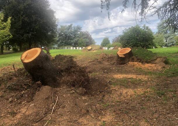 Cimitero Parco a Legnano dopo il maltempo